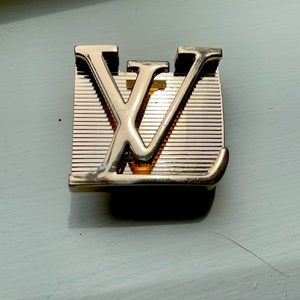 Louis Vuitton belt buckle